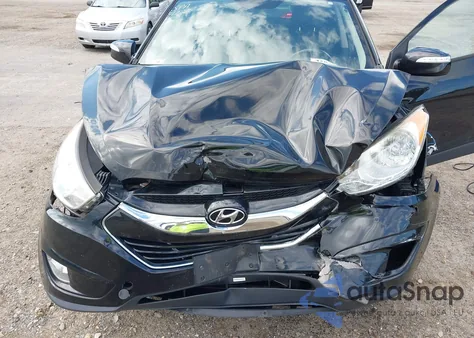 2010 Hyundai Tucson Limited z USA, uszkodzony, nr VIN KM8JUCAC0AU047182